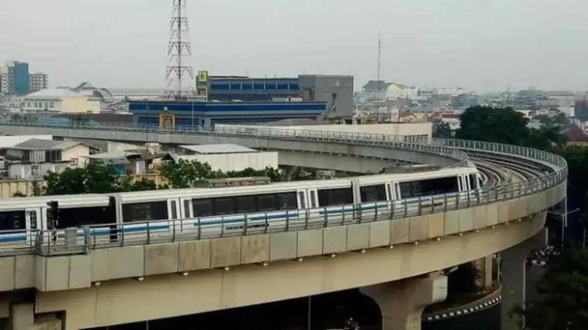 LRT Sumsel menambah perjalanan dan memperpanjang jam operasional. (JawaPos.com)