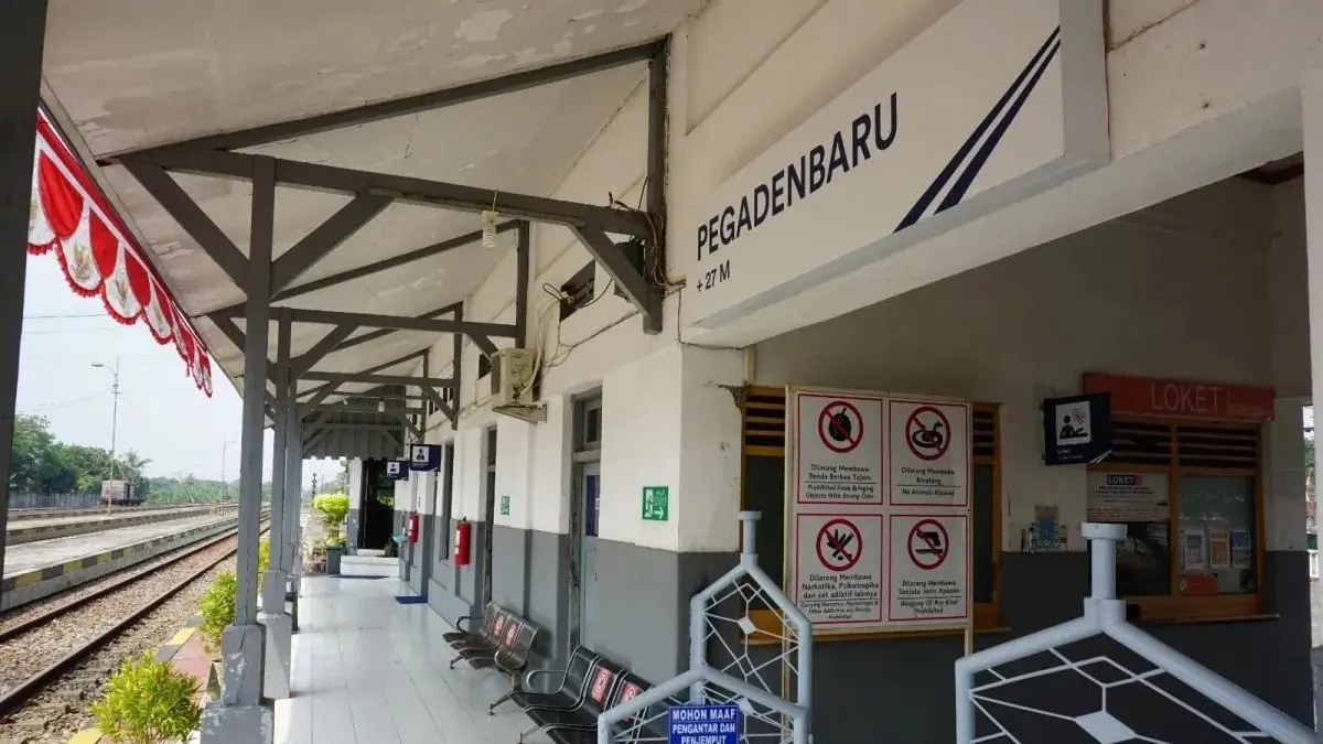 Stasiun Pegaden Baru di Subang kembali ramai dengan lonjakan penumpang hingga 16 ribu pada 2026. (Antara)