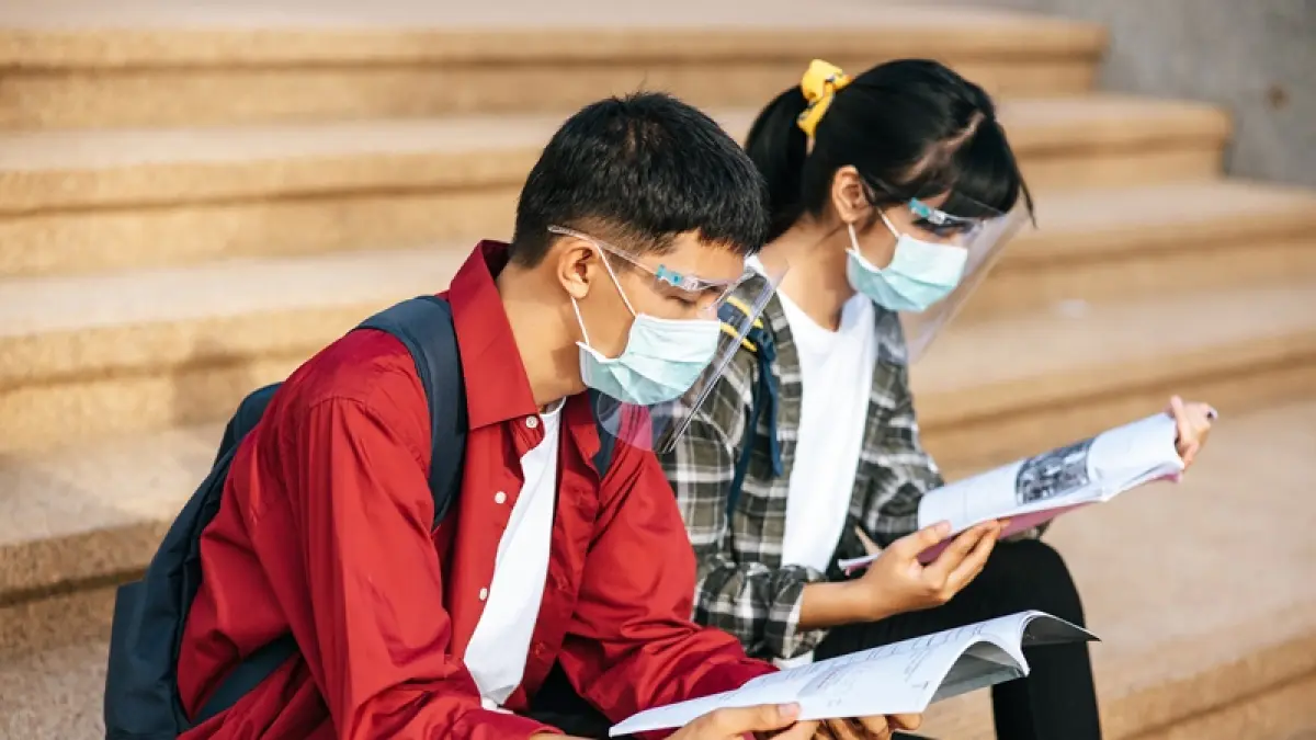 ILUSTRASI : Cara memilih kampus dan jurusan yang sesuai kemampuan agar mendapatkan peluang kerja di masa depan. (Foto: Freepik)