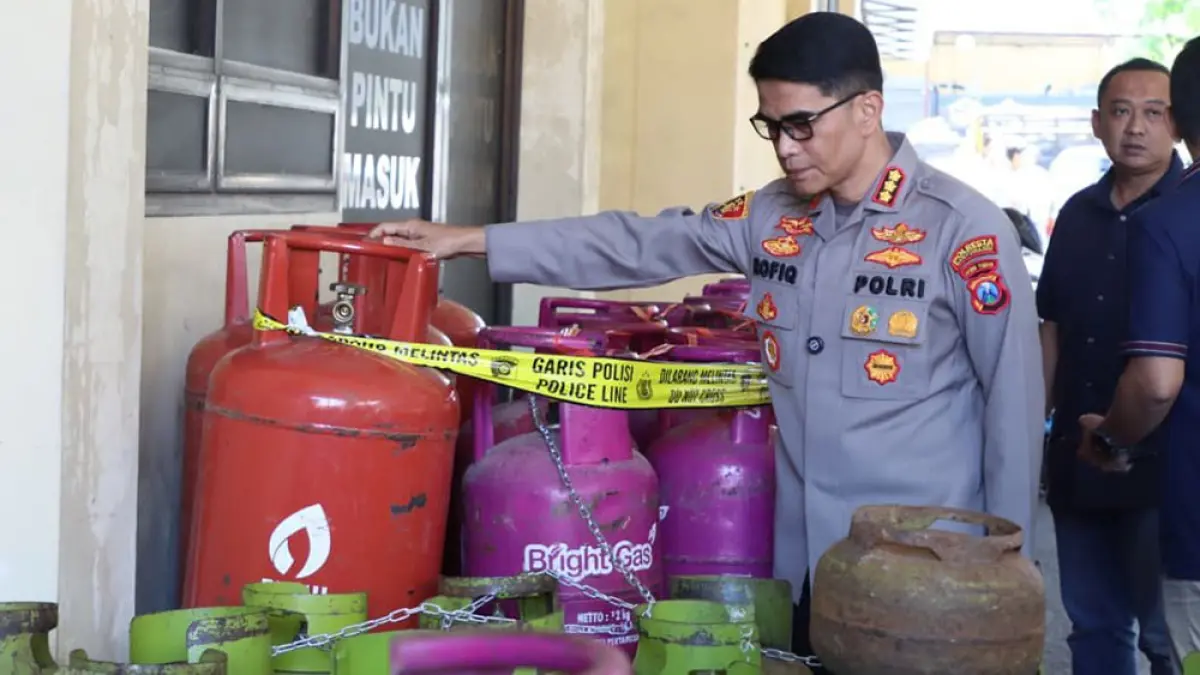 Kasus oplos gas elpiji 3 kg di Banyuwangi berkembang. Polisi buka peluang tersangka baru, kerugian negara capai Rp220,9 juta. (Ramada Kusuma/Radar Banyuwangi)