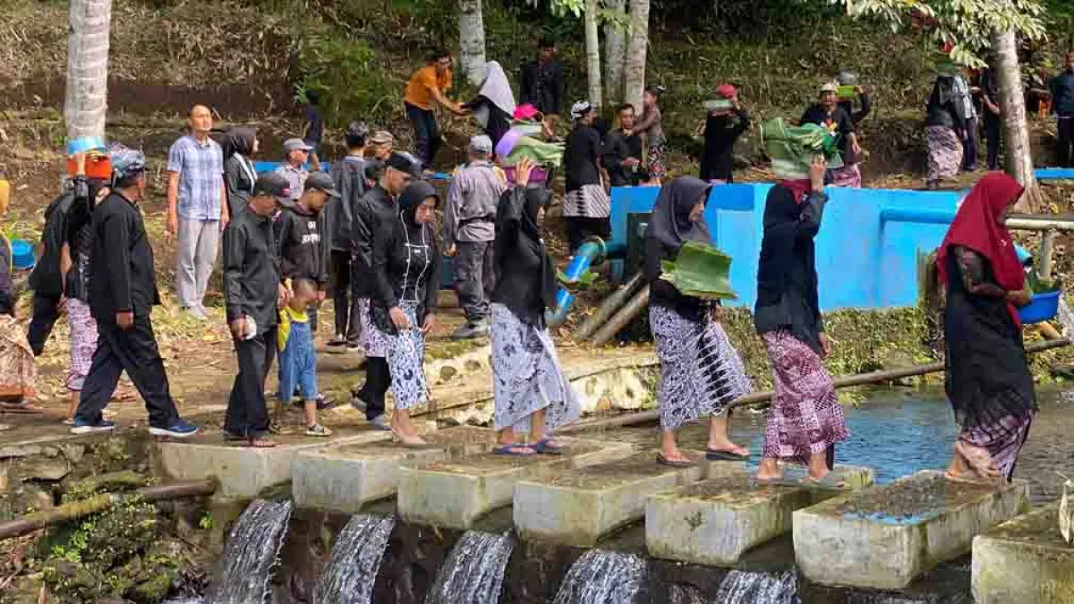 INI TAHUN LALU: Festival Ithuk-Ithukan Jopuro digelar 29 April 2026 di Glagah Banyuwangi. Sajikan tradisi syukur, kuliner khas, dan kearifan lokal. (Ramada Kusuma/Radar Banyuwangi)
