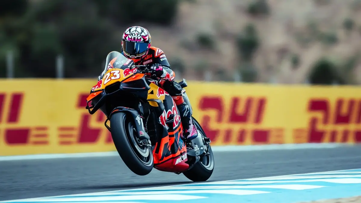 Enea Bastianini beri sinyal kejutan terkait masa depannya di MotoGP 2027. (KTM Tech3)