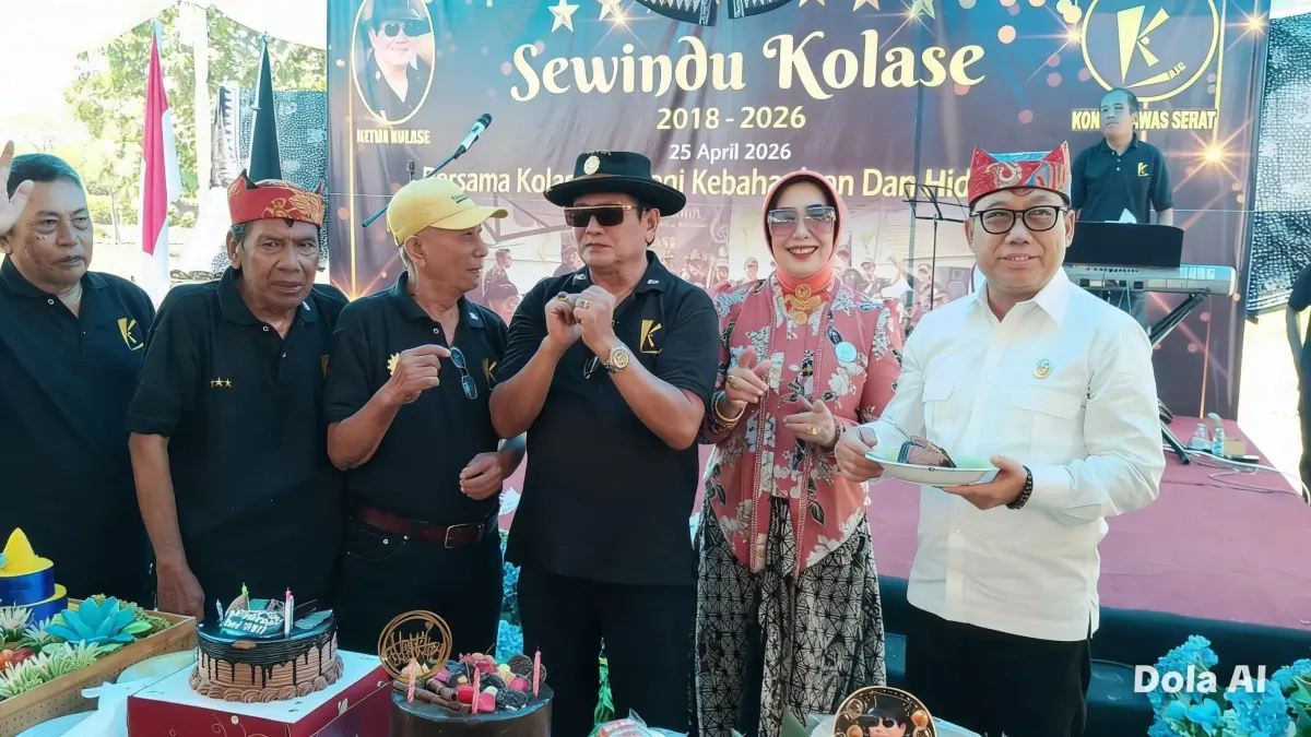 Wakil Bupati Banyuwangi Ir. H. Mujiono (kanan) bersama Ketua KKI Dr. Hj. Sukanti Swastikawati, Ketua Kolase Bahtiar Dahlan, S.H., saat memeringati sewindu Kolase, Sabtu (25/4/2026) di Gardenia Estate Banyuwangi. (Toha/Radar Banyuwangi)