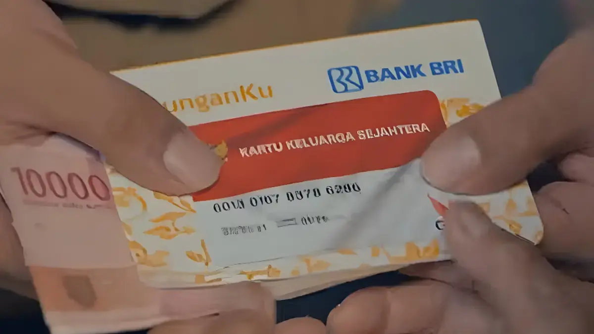 Ilustrasi penyaluran bansos. (Foto: YouTube Kemensos RI via Radar Bogor)