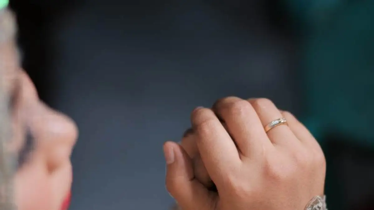 PENGGUNAAN CINCIN : Makna cincin di setiap jari wanita ternyata berbeda-beda.(dok.Raba) 