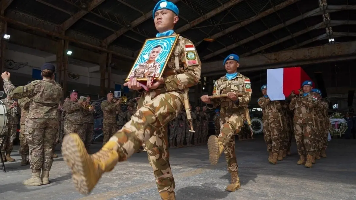 Penghormatan terakhir untuk Praka Rico Pramudia, prajurit TNI yang gugur dalam misi perdamaian UNIFIL di Lebanon. (UNIFIL)