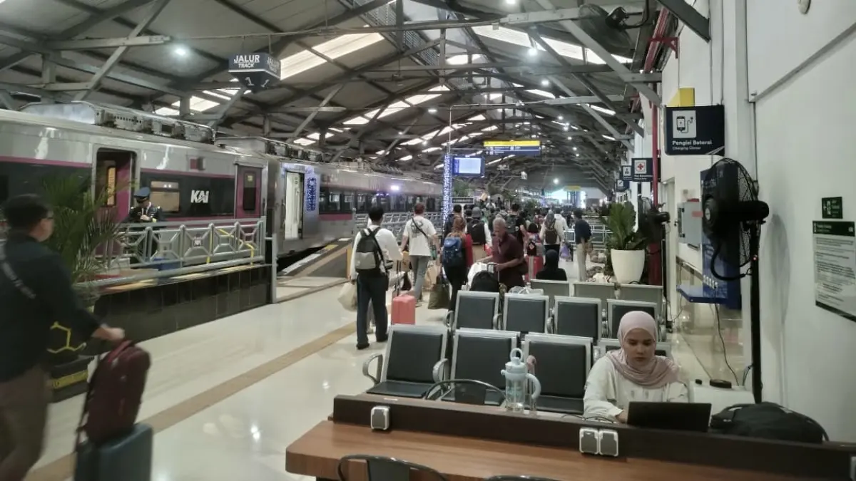Sejumlah kereta api terlambat akibat gangguan operasional di Bekasi Timur. (KAI)