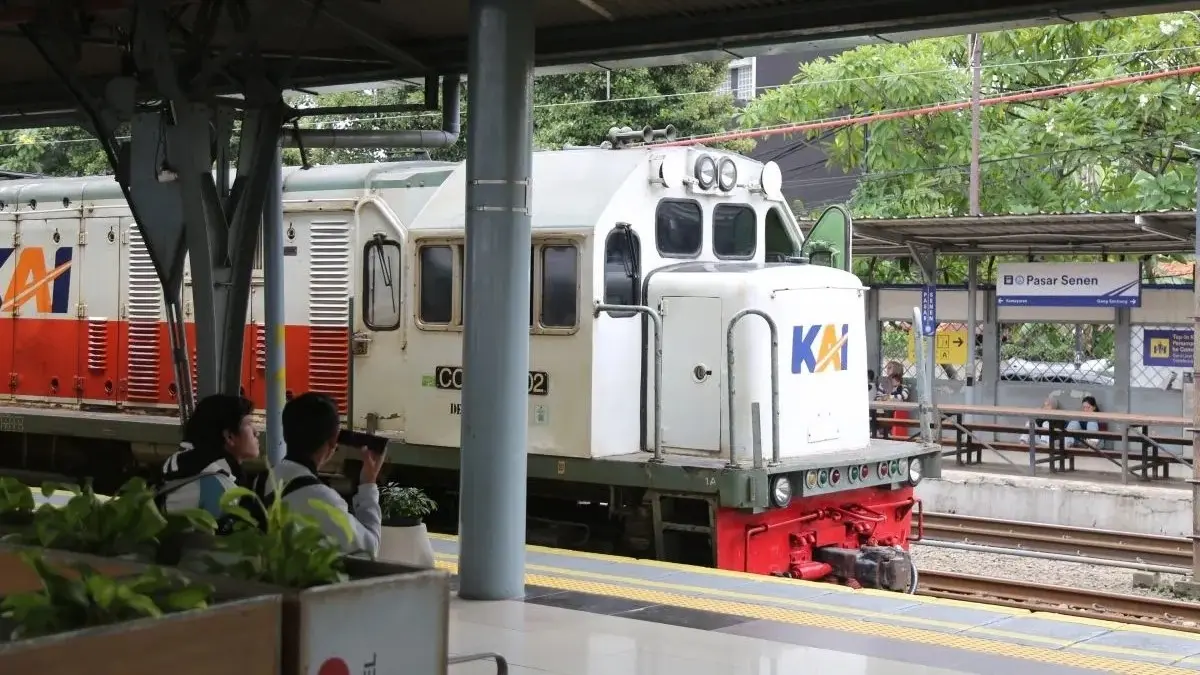 KAI Daop 1 Jakarta membatalkan delapan perjalanan kereta dari Stasiun Gambir dan Pasar Senen akibat normalisasi pascakecelakaan Bekasi. (Antara)