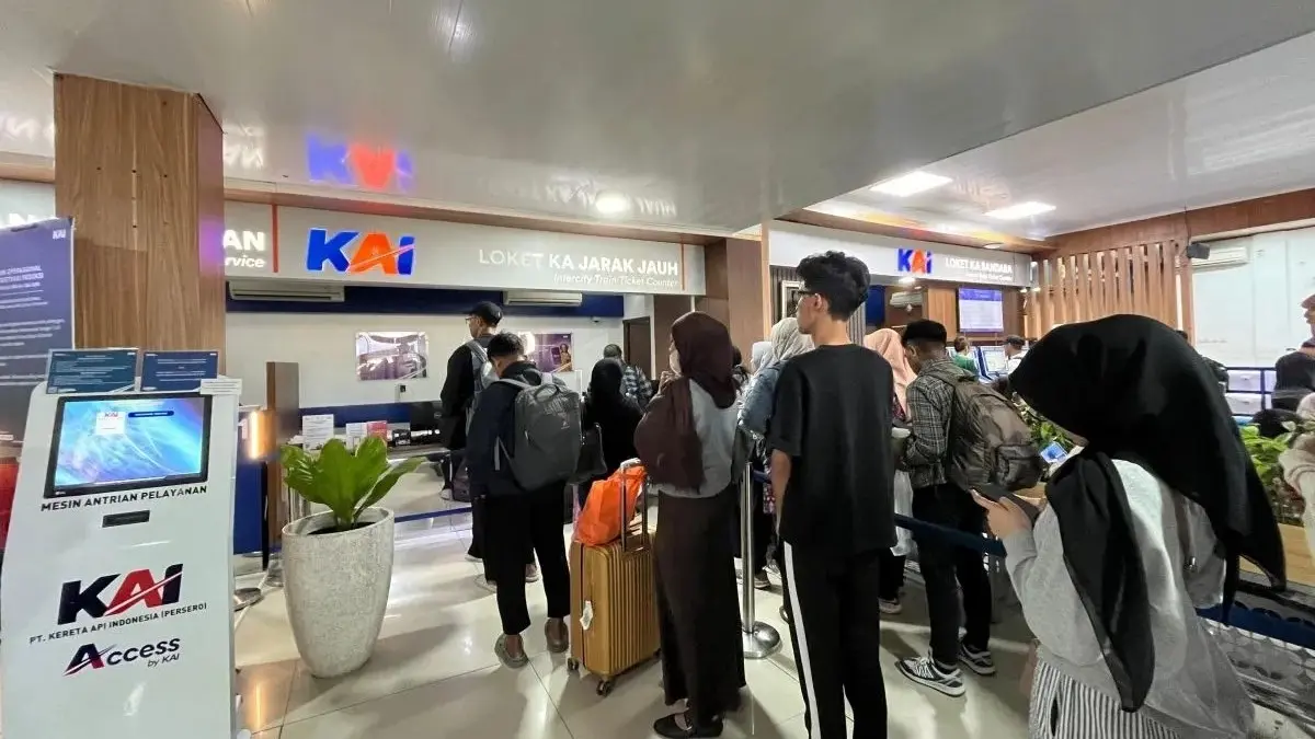 KAI Daop 6 Yogyakarta membatalkan sejumlah perjalanan kereta akibat gangguan jalur di Bekasi Timur. (Antara)
