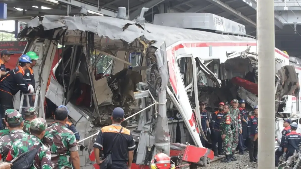 Pakar Unpar Tri Basuki Joewono mengimbau publik menunggu hasil investigasi KNKT terkait kecelakaan kereta di Bekasi. (JawaPos.com)