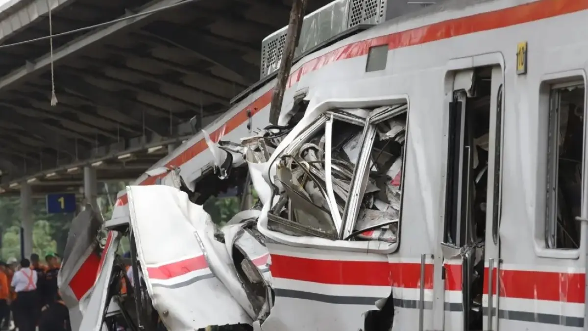 RS Polri Kramat Jati menghadapi kendala identifikasi korban kecelakaan kereta di Bekasi Timur. (JawaPos.com)