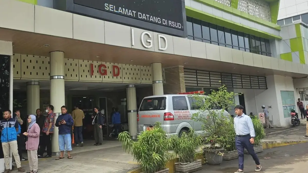Tabrakan KA Argo Bromo Anggrek dan KRL di Bekasi Timur menewaskan 15 orang dan melukai 76 lainnya. (JawaPos.com)
