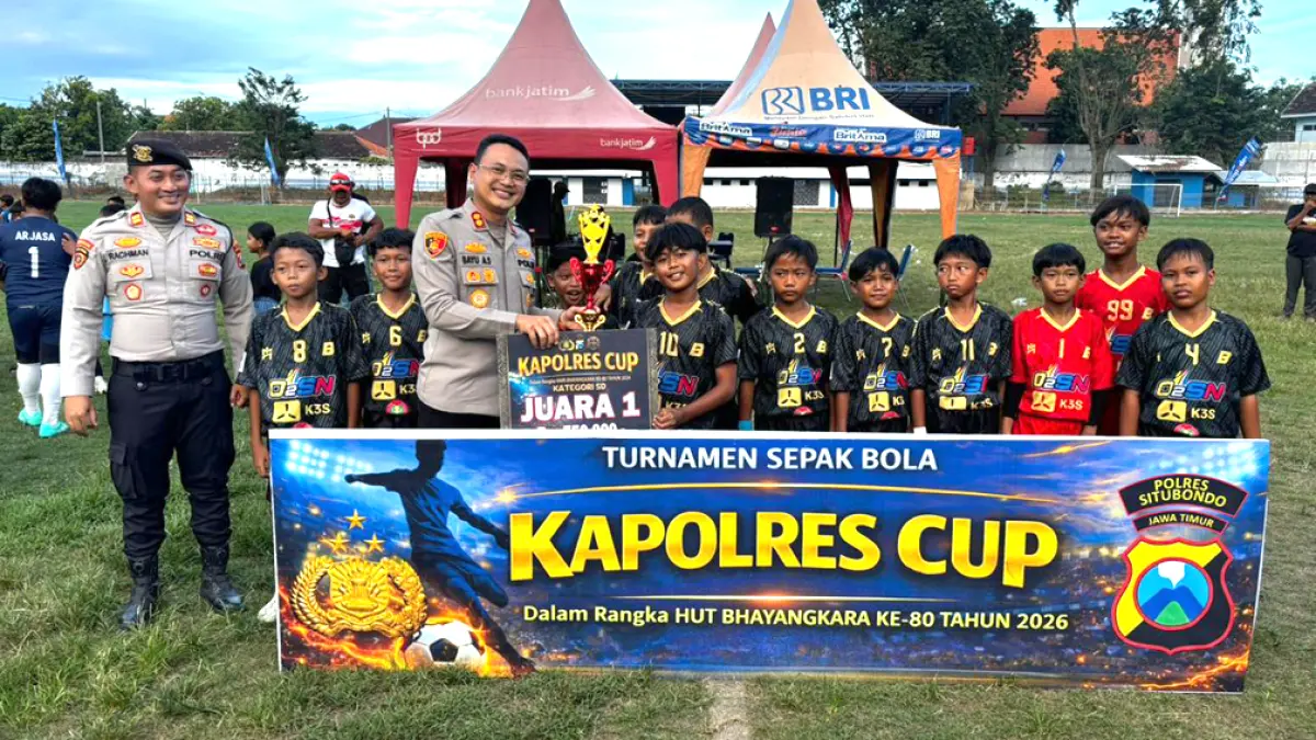 Turnamen sepak bola SD Kapolres Cup 2026 Situbondo berlangsung meriah. Banyuputih juara, ajang ini dorong generasi muda cintai olahraga. (situbondokab.go.id)