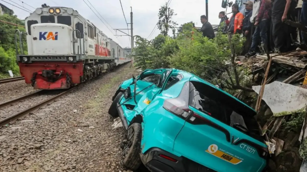 Kecelakaan maut di Bekasi Timur soroti dugaan mogok taksi listrik. (Lombok Post)