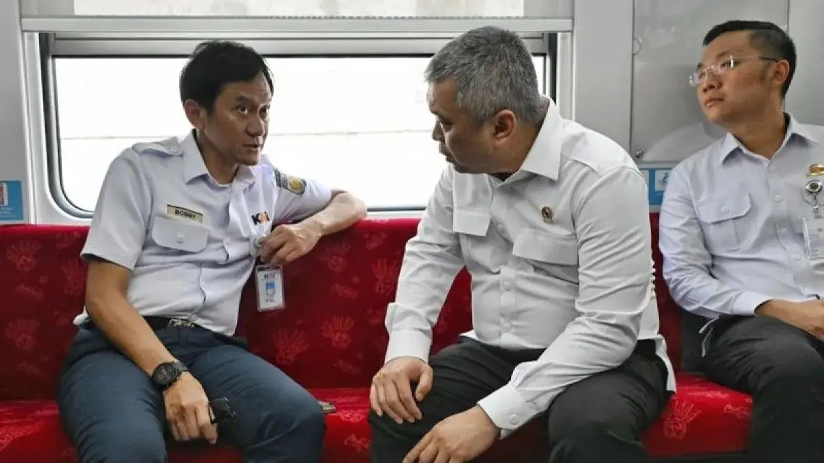 Kemenhub dukung investigasi KNKT terkait tabrakan KRL dan KA jarak jauh di Bekasi Timur. (Antara)