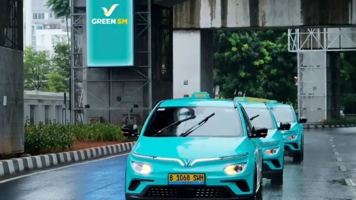 Pengamat transportasi mendesak evaluasi izin operasional taksi hijau usai kecelakaan di Bekasi Timur. (JawaPos.com)