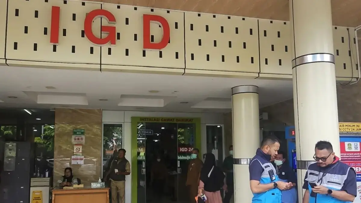 Polda Metro Jaya siagakan posko di RSUD Kota Bekasi untuk kawal penanganan korban kecelakaan kereta. (JawaPos.com)