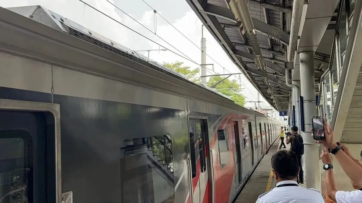 Uji coba KRL Bekasi–Cikarang berjalan lancar. (Antara)