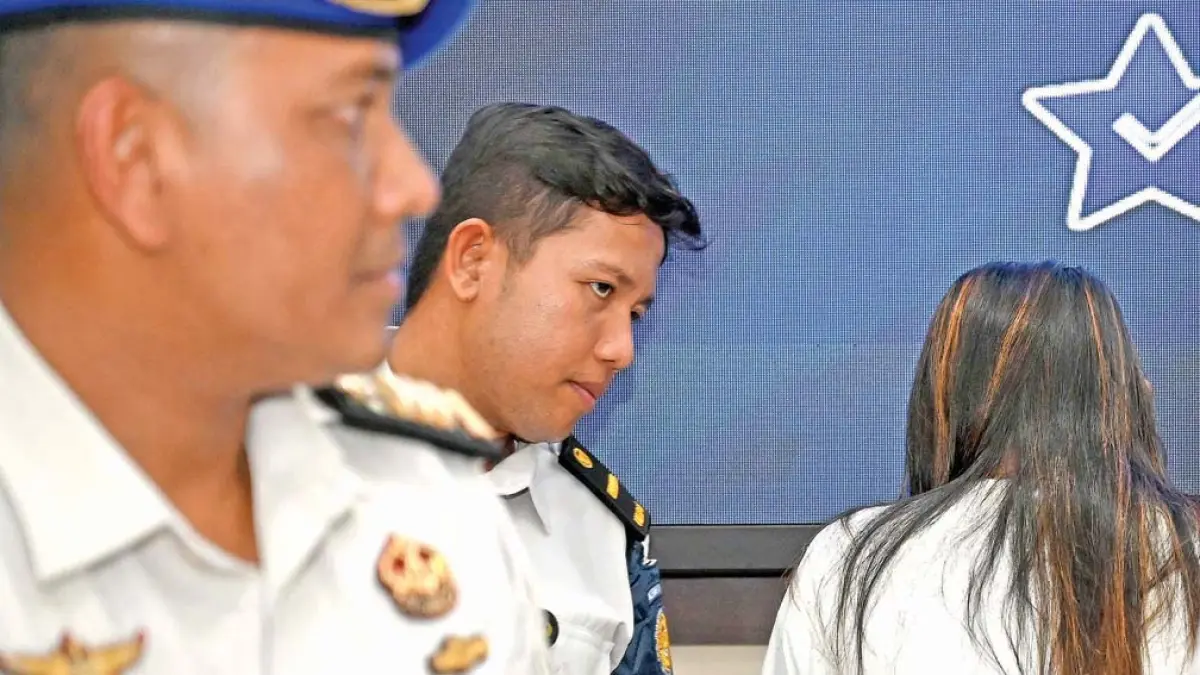 PENGGUNA NARKOBA: EM saat diamankan di Lapas Banyuwangi beberapa hari lalu. (Ramada Kusuma/Radar Banyuwangi)