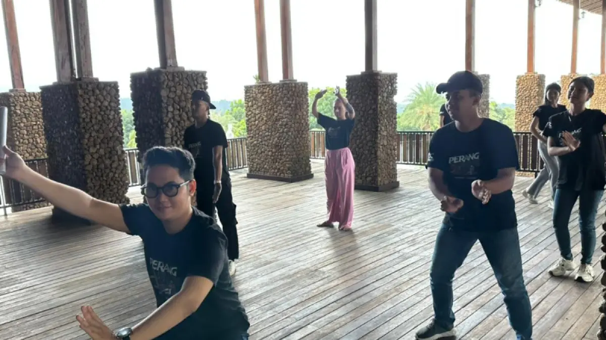 BEC 2026 Banyuwangi angkat tema Perang Bayu. Ratusan peserta ikuti workshop intensif jelang karnaval 18 Juli, siap suguhkan pertunjukan spektakuler. (foto: banyuwangitourism.com)