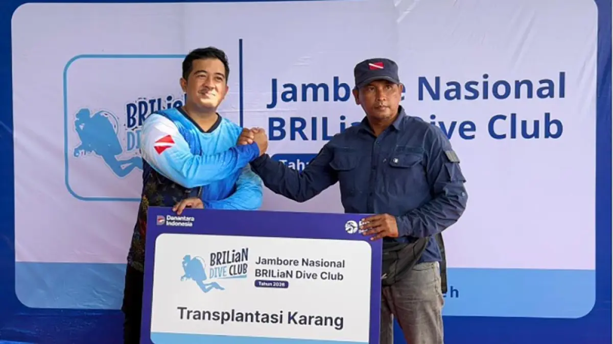 BRI lakukan transplantasi terumbu karang di Sabang Aceh. Dukung SDGs, pulihkan ekosistem laut, dan dorong ekonomi masyarakat pesisir. (foto: BRI)
