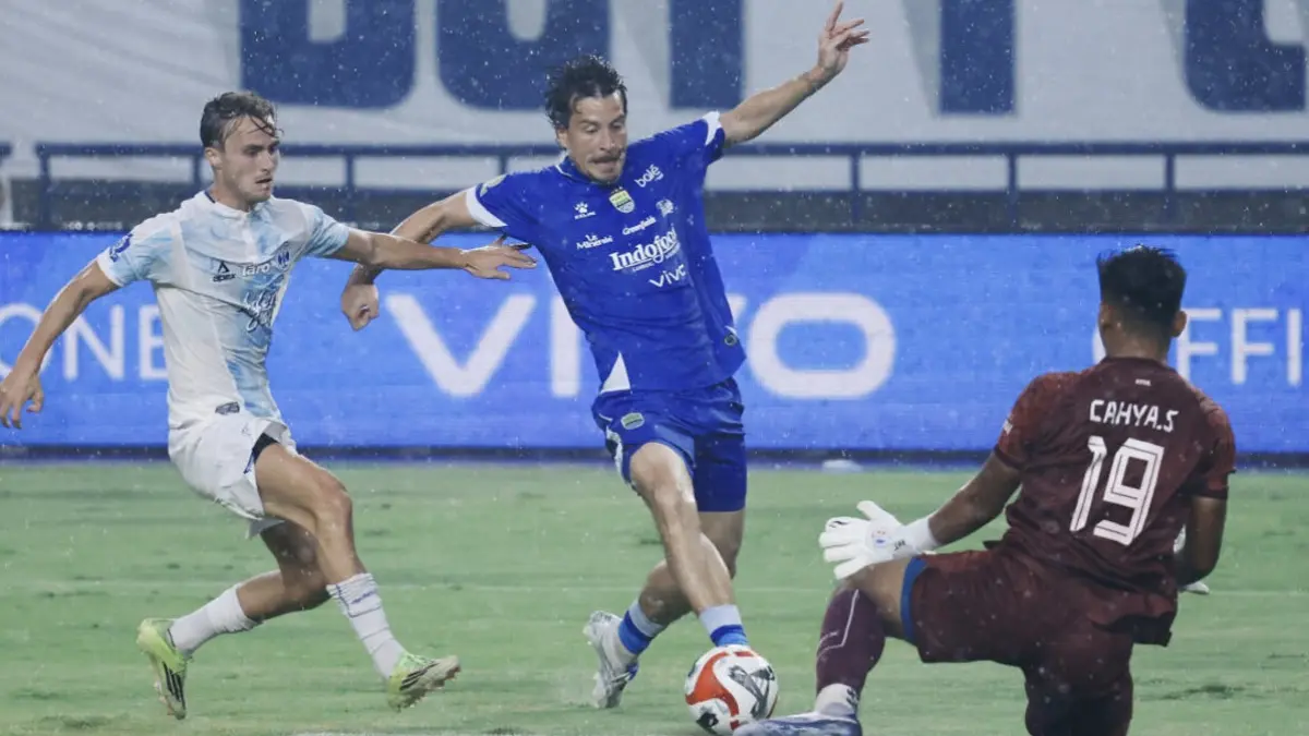 BIG MATCH: Bersama Persib Thom Haye siap hadapi tekanan saat bersua Persija (Persib)