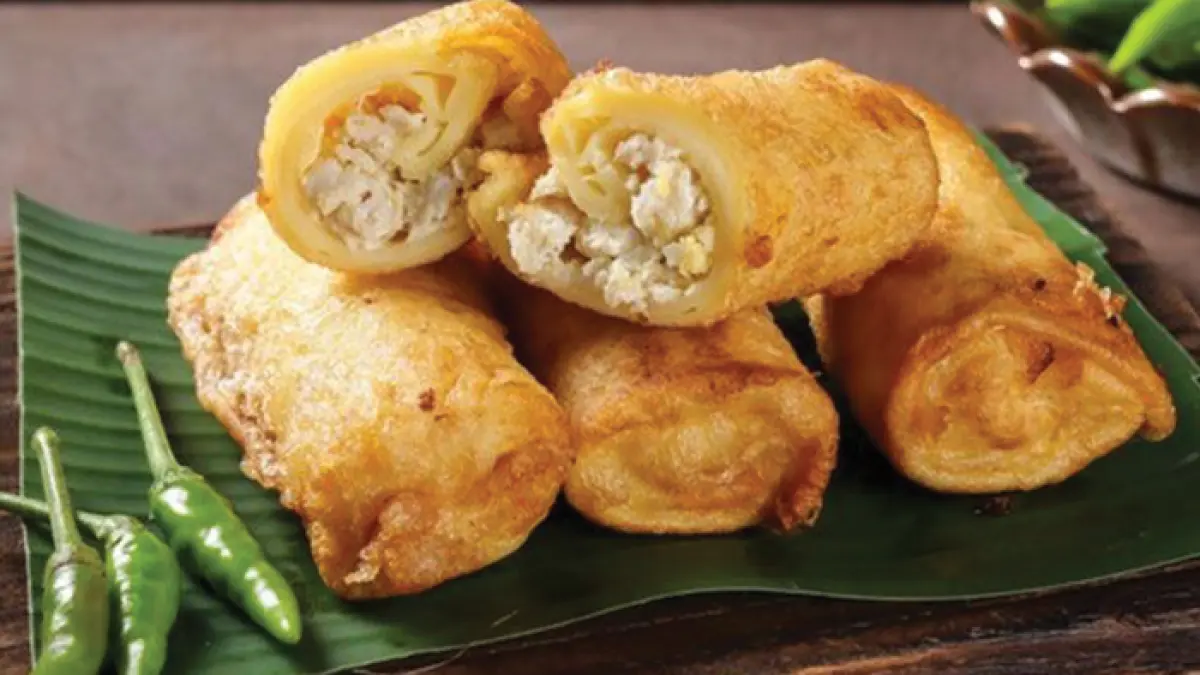 Resep sosis solo asli khas Solo yang gurih dan lembut. Simak sejarah, bahan, cara membuat, dan tips agar hasil renyah dan lezat. (Solo Balapan)