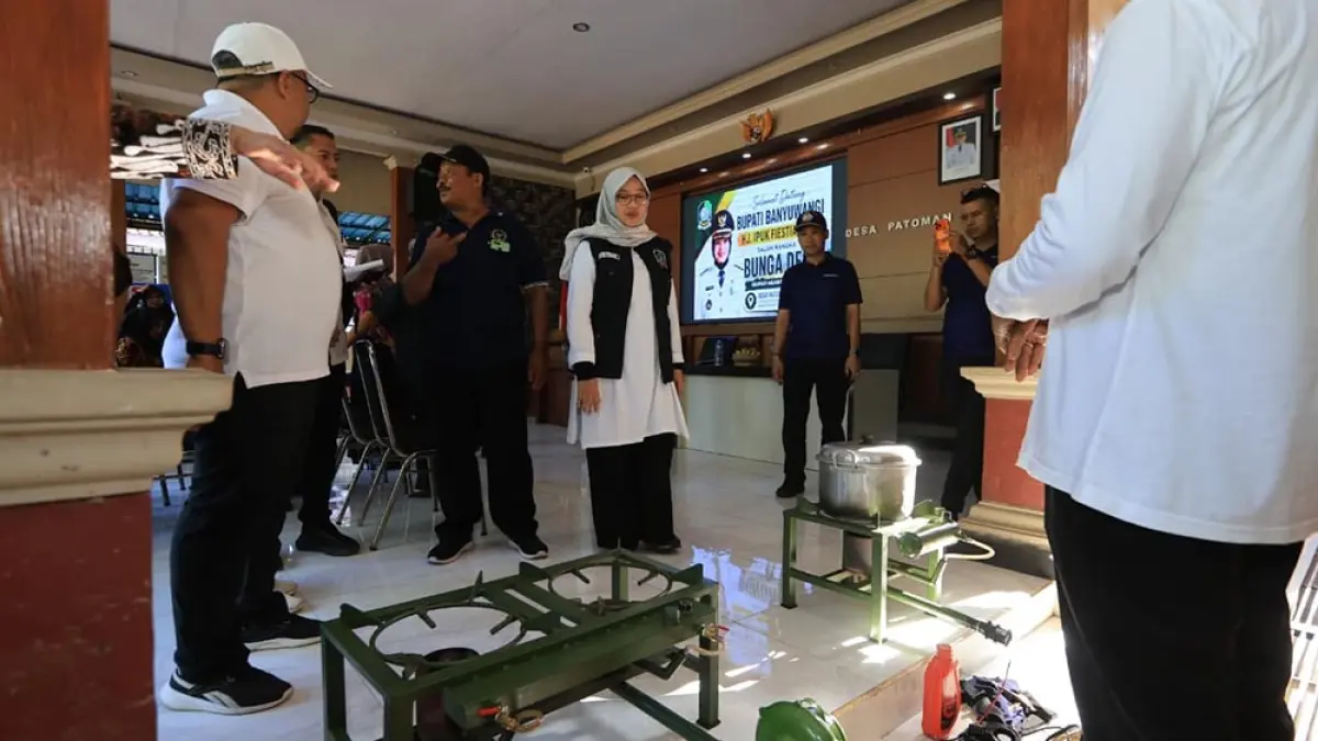Pelajar SMK Gajah Mada Banyuwangi ciptakan kompor berbahan oli bekas dan jelantah. Hemat energi, ramah lingkungan, dan diminati UMKM. (banyuwangikab.go.id)