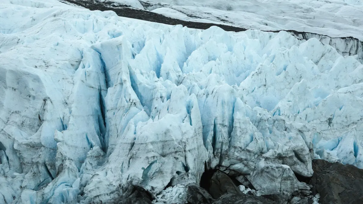 Peneliti menemukan isotop besi langka iron-60 di es Antartika. (Pexels/ArtHouse Studio)
