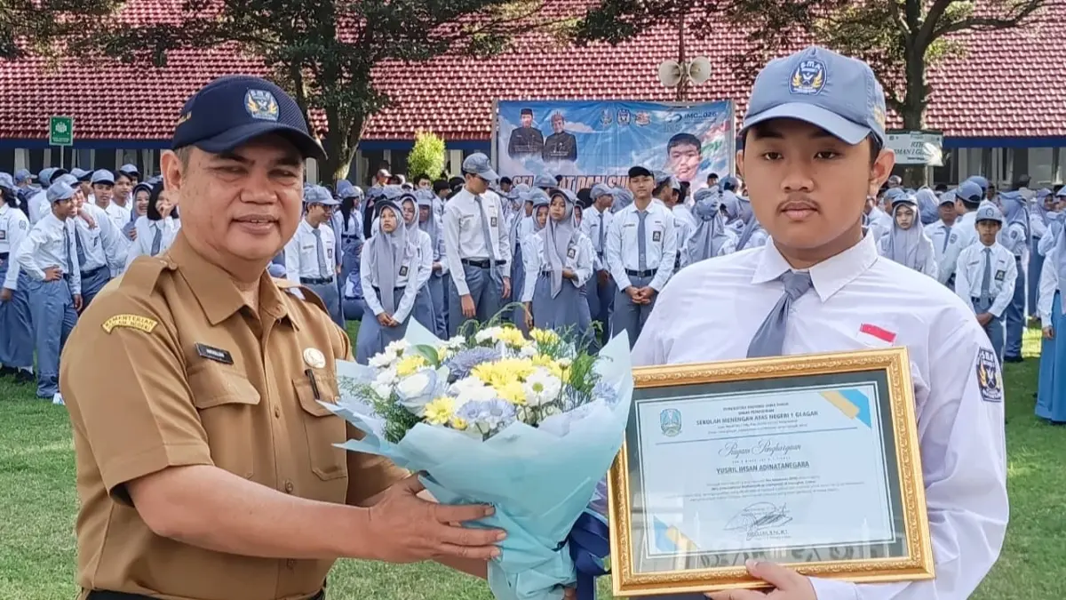 Siswa SMAN 1 Glagah, Yusril Ihsan Adinatanegara, lolos Tim Nasional Matematika Indonesia. (Toha/Radar Banyuwangi)
