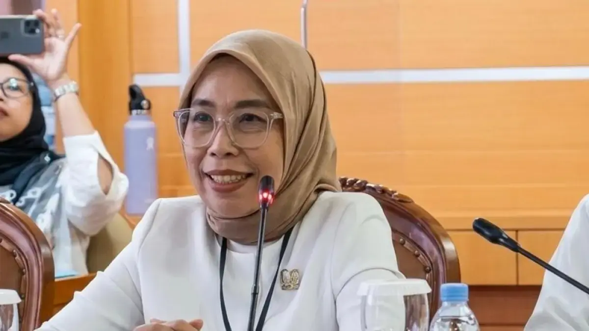 Nunuk Suryani selaku Direktur Jenderal Guru, Dirjen GTKPG Kemdikdasmen menyampaikan jaminan posisi guru non-ASN dari ancaman PHK. (Sumber: Istimewa)