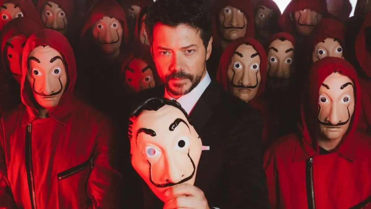 MONEY HEIST : Netflix memberi sinyal kuat kelanjutan semesta Money Heist jelang rilis Berlin Season 2.(Instagram: @lacasadepapel)