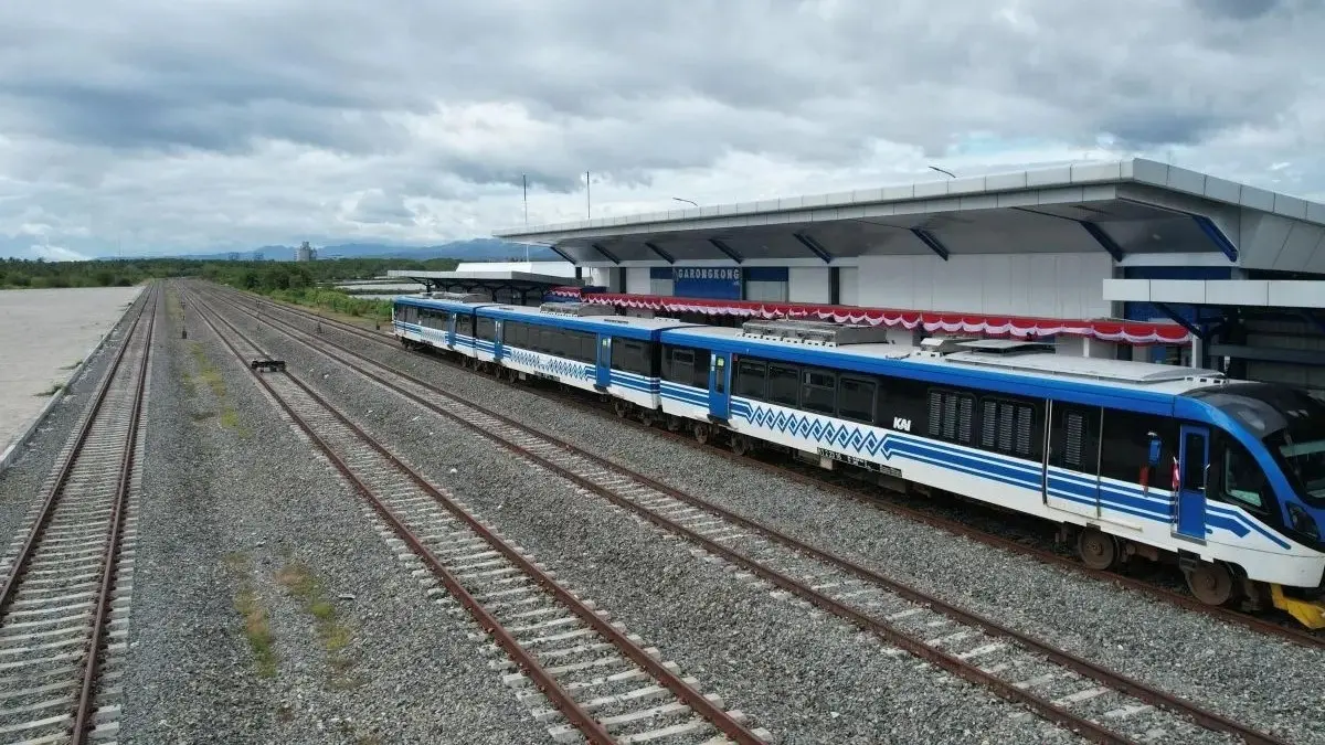 Pemerintah mempercepat pengembangan jaringan kereta api Trans Sumatra, Kalimantan, dan Sulawesi. (Antara)