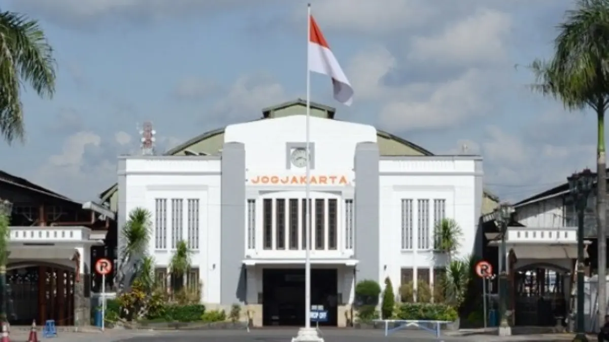 PT KAI Daop 6 Yogyakarta memprediksi 136.741 penumpang menggunakan kereta api jarak jauh selama libur panjang Kenaikan Yesus Kristus 13-17 Mei 2026. (JawaPos.com)