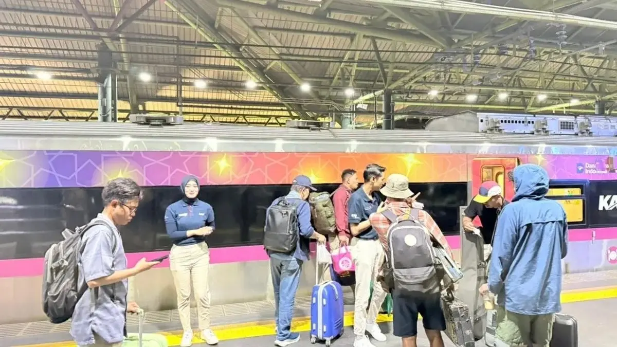 PT KAI mencatat 504.655 tiket kereta terjual untuk long weekend Kenaikan Yesus Kristus 13–17 Mei 2026. (Antara)