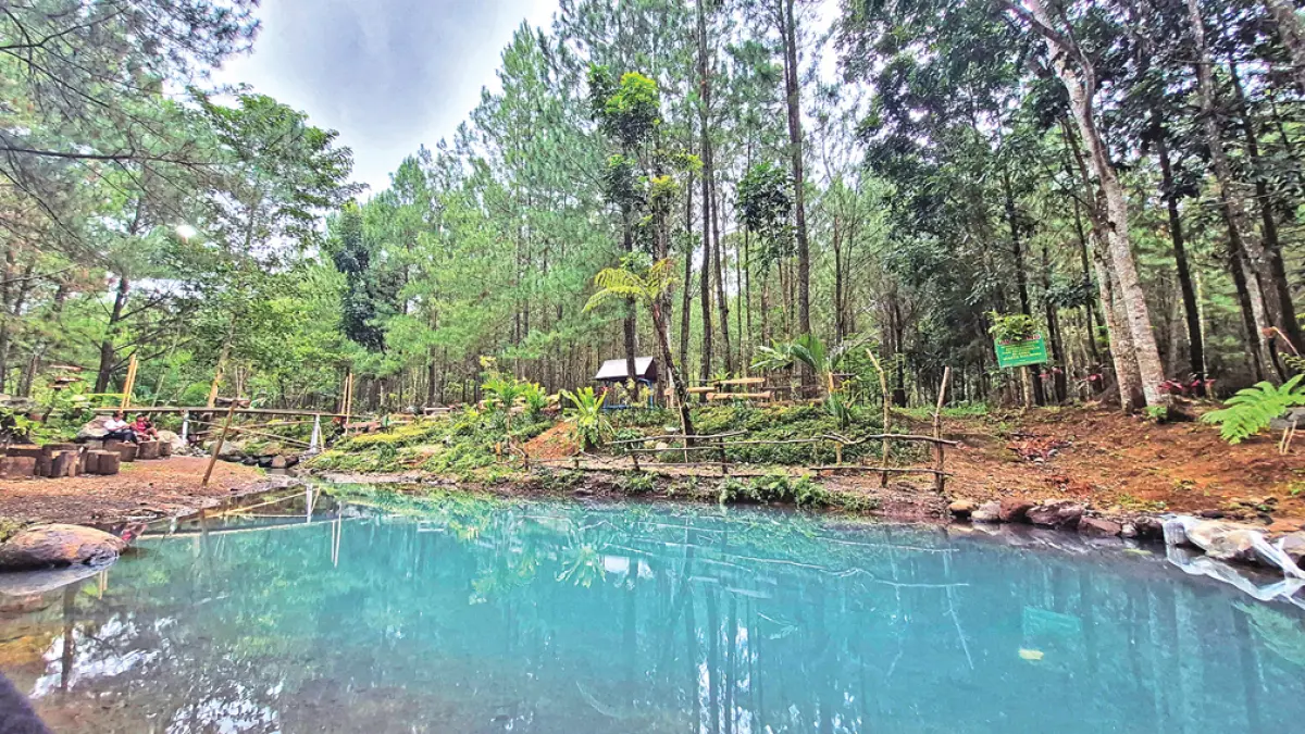 MEMUKAU: View indah wisata Kalibiru di Dusun Tlogosari, Desa Jambewangi, Kecamatan Sempu. (Salis Ali/Radar Banyuwangi)