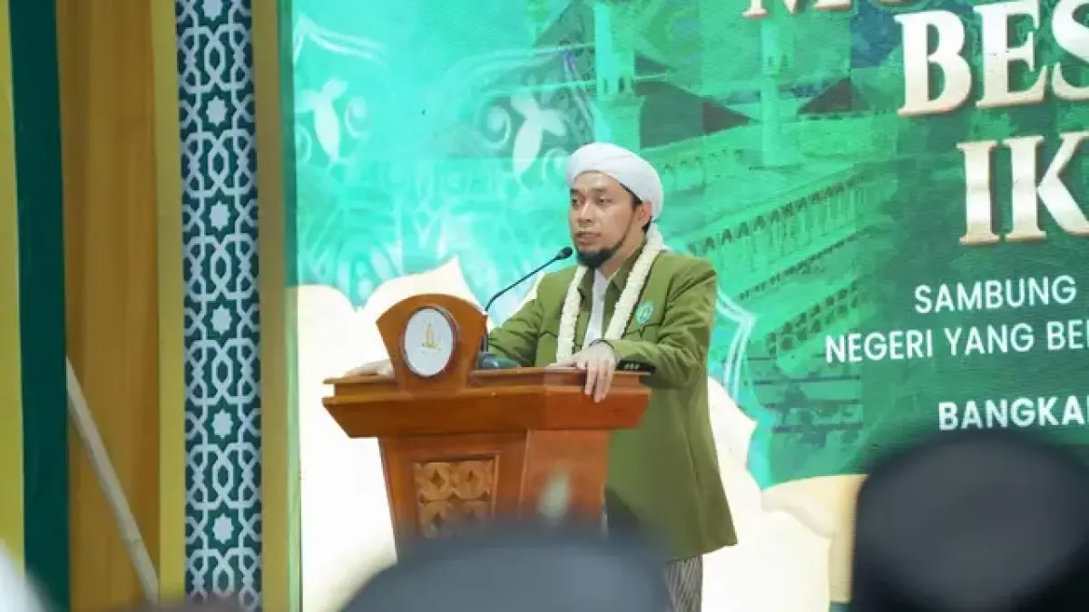 MUBES XI IKSASS resmi dibuka. Kiai Azaim serukan sambung juang alumni pesantren dan deklarasi anti narkoba untuk generasi bangsa. (sukorejo.com)