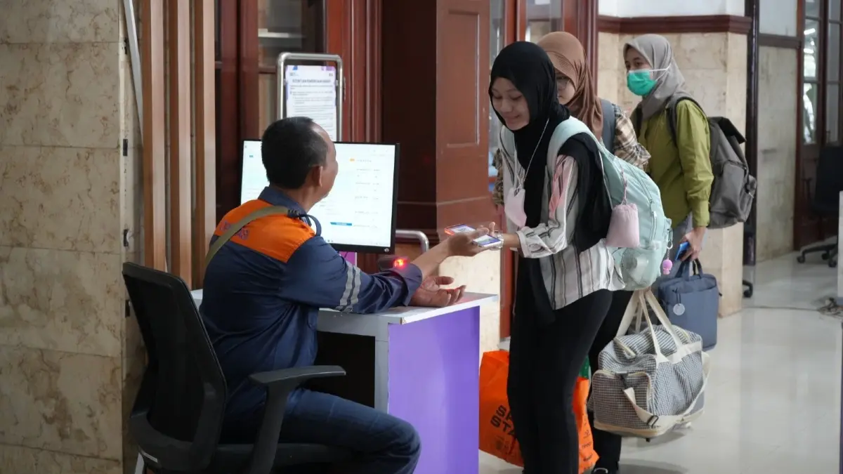 PT KAI Daop 9 Jember mencatat 112.710 penumpang kereta api selama libur panjang Kenaikan Yesus Kristus 13–17 Mei 2026.