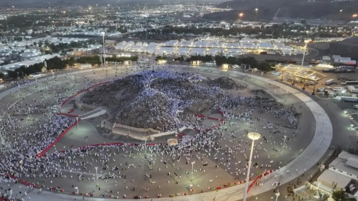 Armuzna di Arab Saudi berubah menjadi kota supercanggih saat musim haji. Ribuan fasilitas modern disiapkan demi kenyamanan jemaah. (HIMPUH)