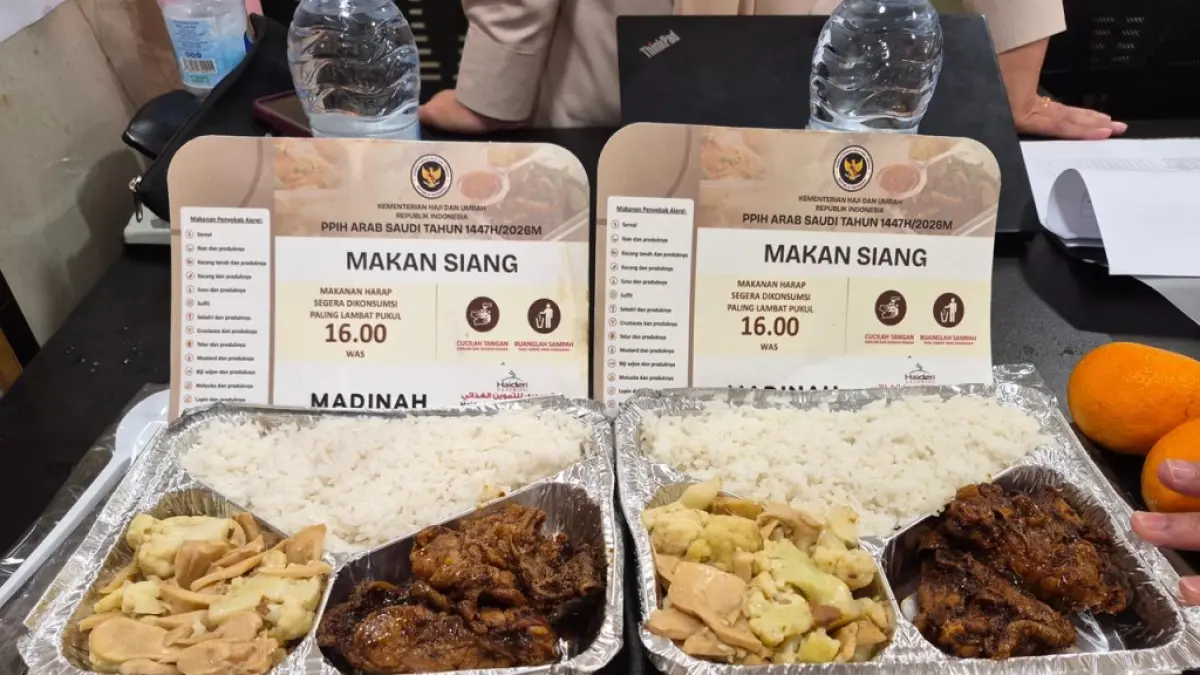 Pemerintah memperkuat layanan konsumsi haji 2026 jelang Armuzna dengan menyiapkan makanan siap santap bercita rasa nusantara bagi jemaah. (HIMPUH)
