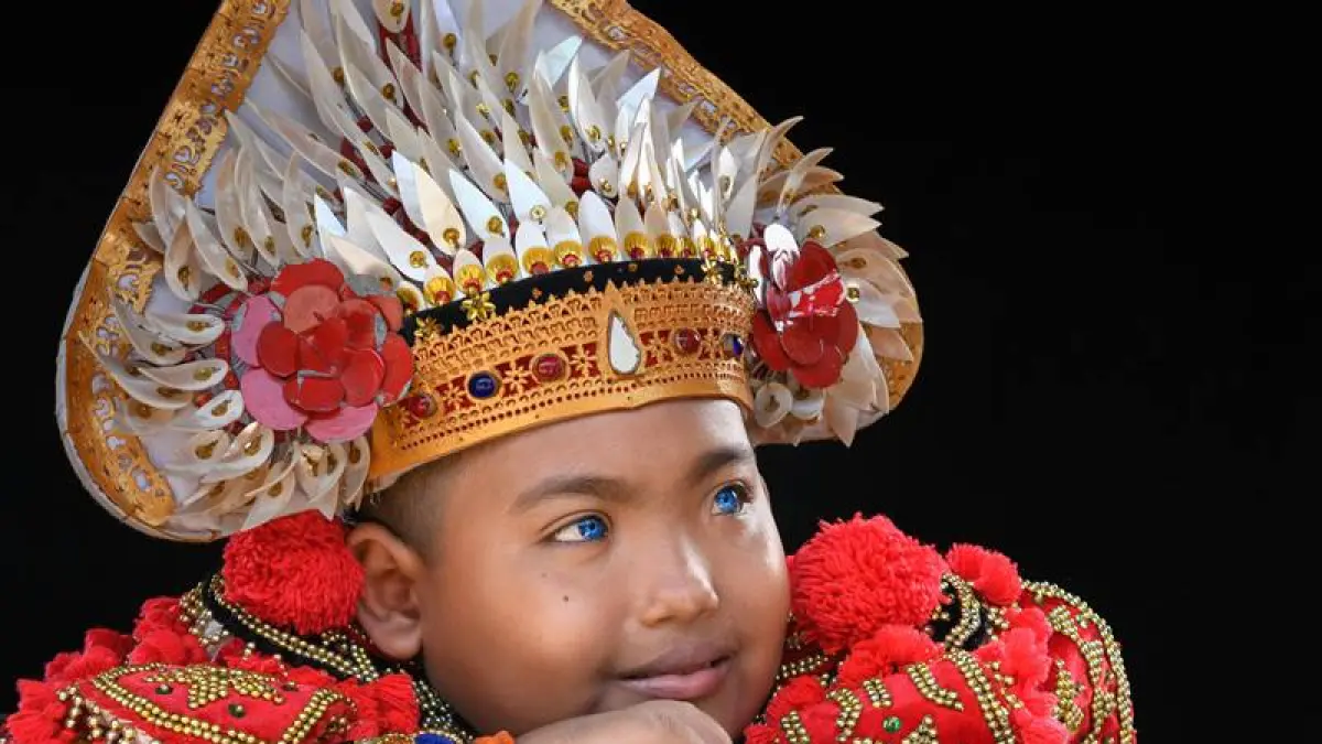 FENOMENA LANGKA : Ada warga Indonesia bermata biru alami di pulau buton.(Foto:Pexels)