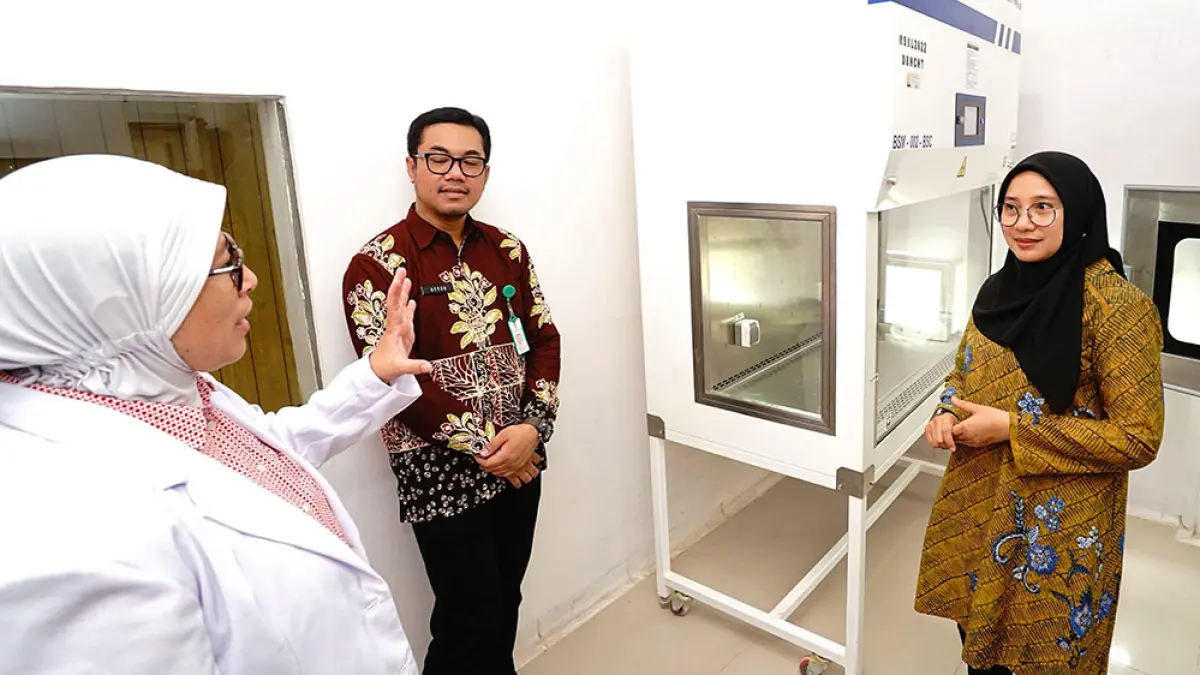 PENINGKATAN LAYANAN: Bupati Ipuk Fiestiandani saat meninjau RSUD Blambangan beberapa waktu lalu. (DINI for Radar Banyuwangi)