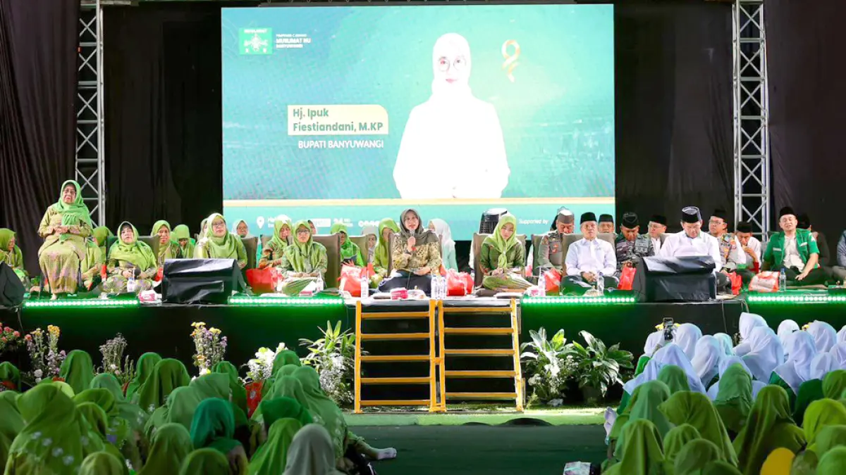 Harlah ke-80 Muslimat NU Banyuwangi berlangsung meriah. Bupati Ipuk ajak perkuat gotong royong dan pendidikan generasi berkarakter. (banyuwangikab.go.id)