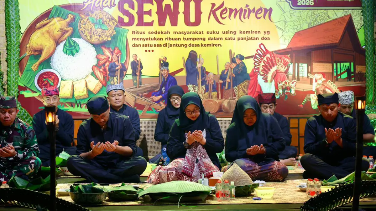 Tradisi Tumpeng Sewu di Desa Kemiren Banyuwangi kembali digelar meriah dan menjadi simbol kuat budaya gotong royong masyarakat Osing. (banyuwangikab.go.id)