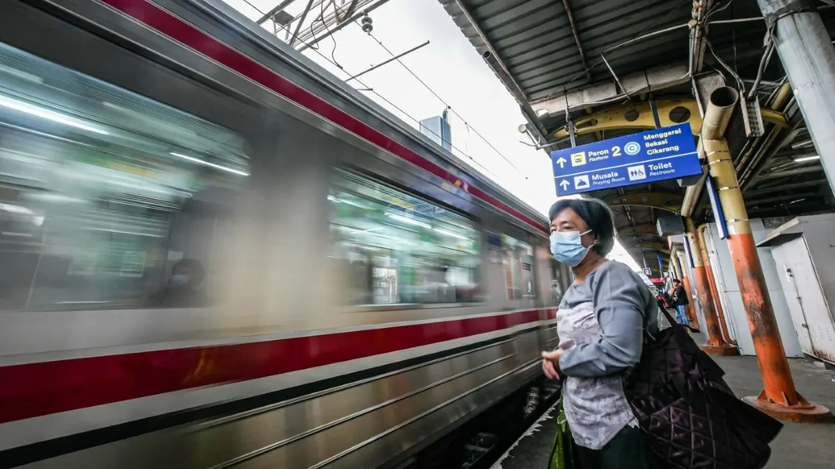 KAI Commuter mengecam aksi pelemparan terhadap dua rangkaian Commuter Line Rangkasbitung. (JawaPos.com)