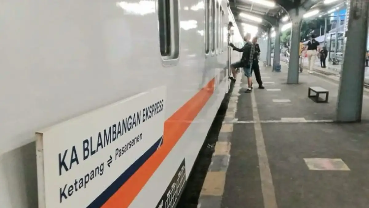 KA Blambangan Ekspres dikenal sebagai kereta dengan rute terjauh di Indonesia. Catat jadwal dan tarif KA Blambangan Ekspres berikut ini.(DOK. PT KAI)
