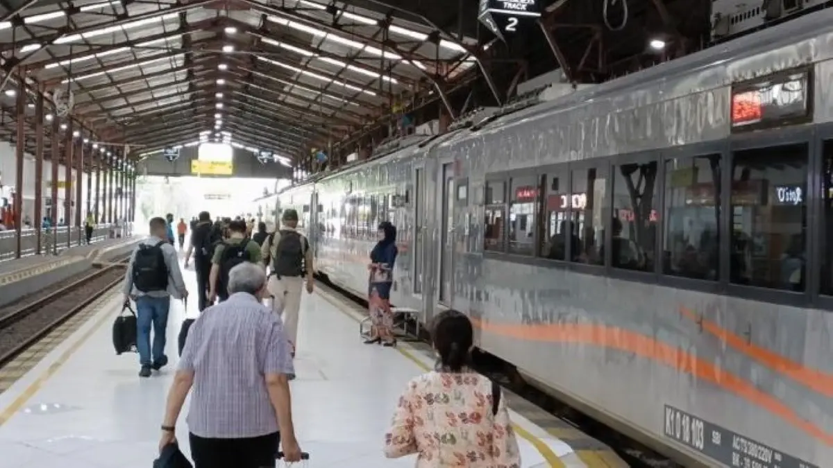 KAI Daop 5 Purwokerto menambah 1.850 kursi dan rangkaian kereta selama libur panjang Iduladha, Waisak, dan Hari Lahir Pancasila 2026. (JawaPos.com)