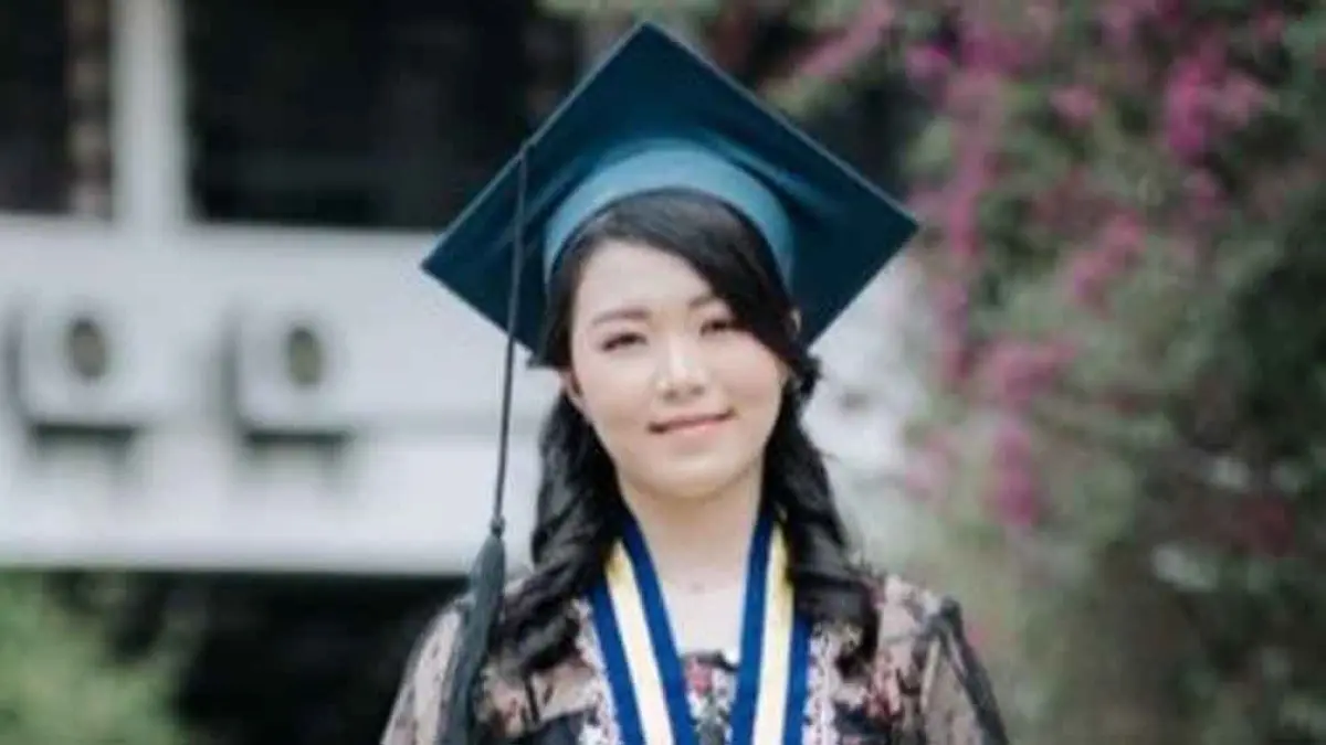 Angel menjadi wisudawan termuda ITB 2026 di usia 20 tahun. Mahasiswa Teknik Metalurgi ini aktif organisasi dan riset stainless steel. (itb.ac.id)
