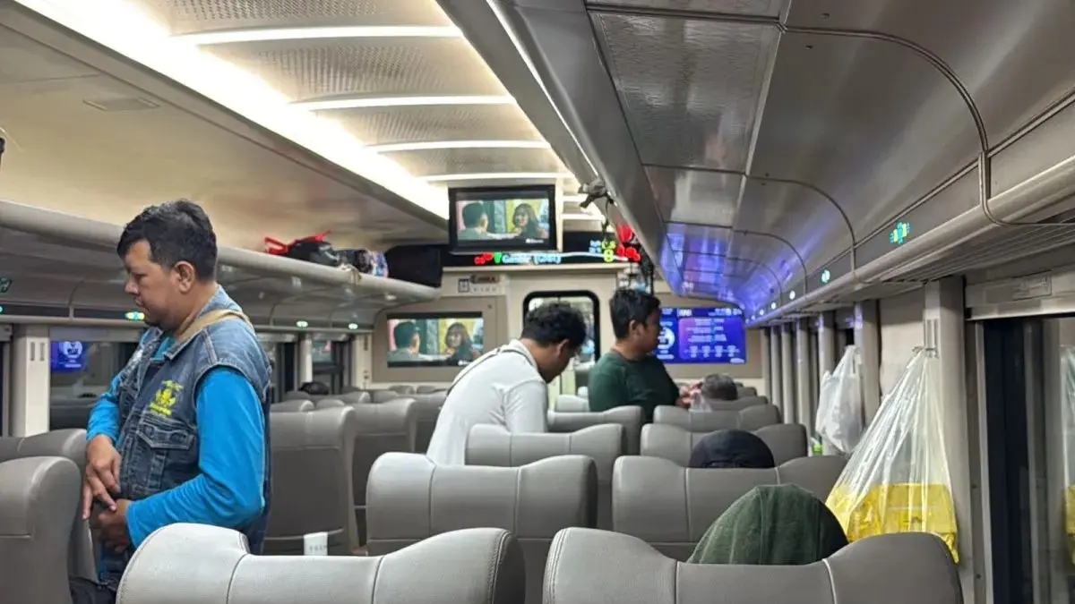 Momentum libur panjang Iduladha 1447 Hijriah dan Hari Lahir Pancasila mendorong lonjakan perjalanan kereta api. (Antara)