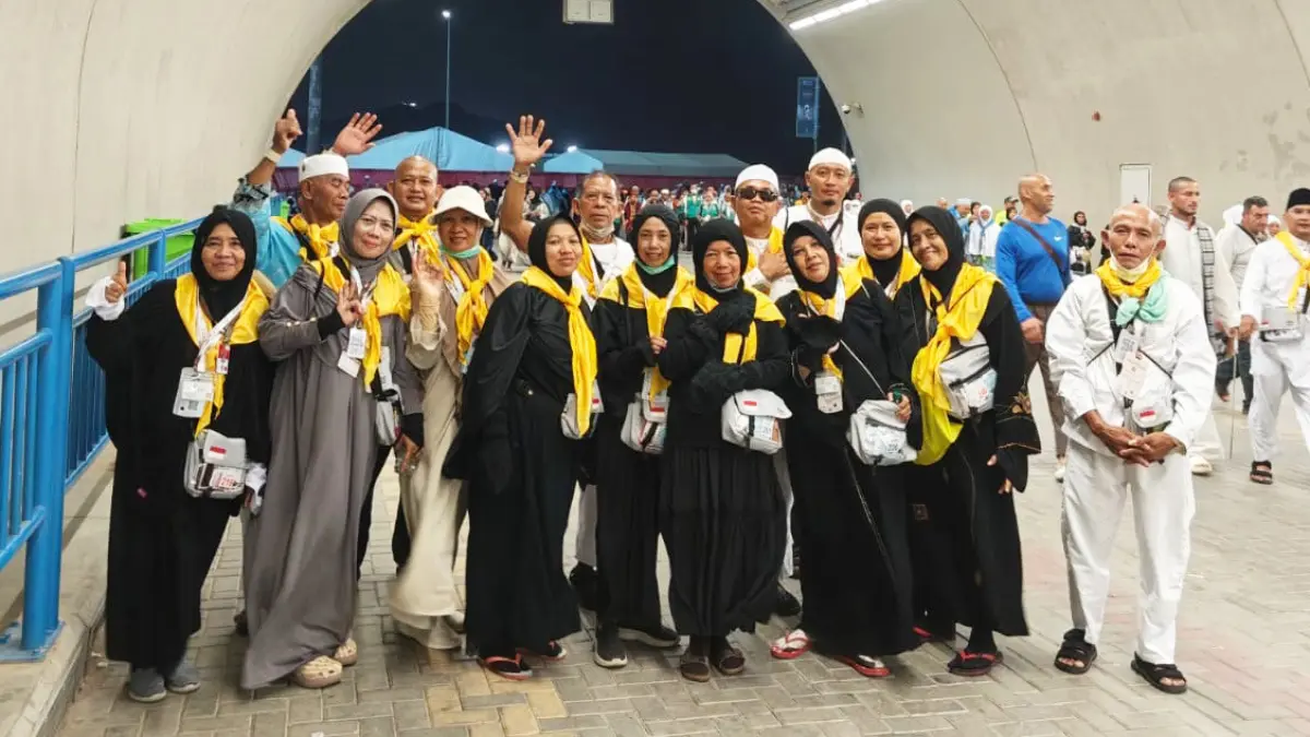 Jamaah haji KBIHU Sabilillah Banyuwangi, kloter 85, telah menyelesaikan lempara jumrah pada Jumat dini hari (29/5/2026). Kini mereka bersiap kembali ke Makkah. (Istimewa)